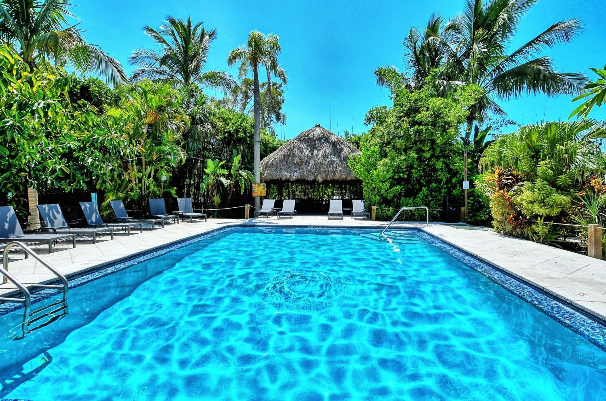 Siesta Key Palms Resort Point O'Rocks Exterior photo