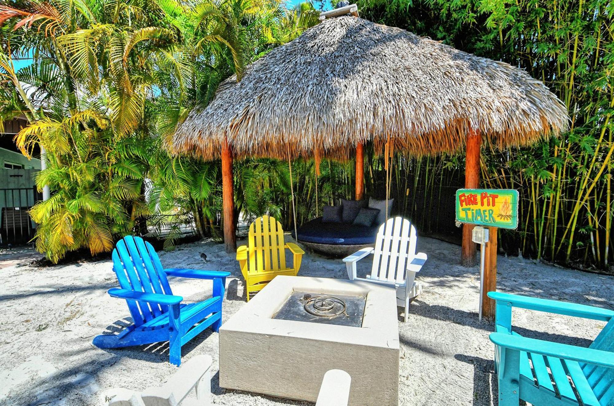 Siesta Key Palms Resort Point O'Rocks Exterior photo