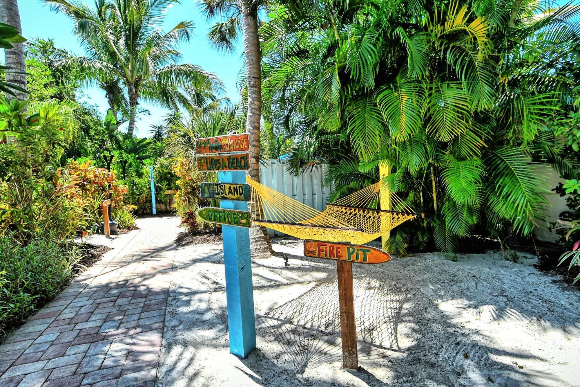 Siesta Key Palms Resort Point O'Rocks Exterior photo