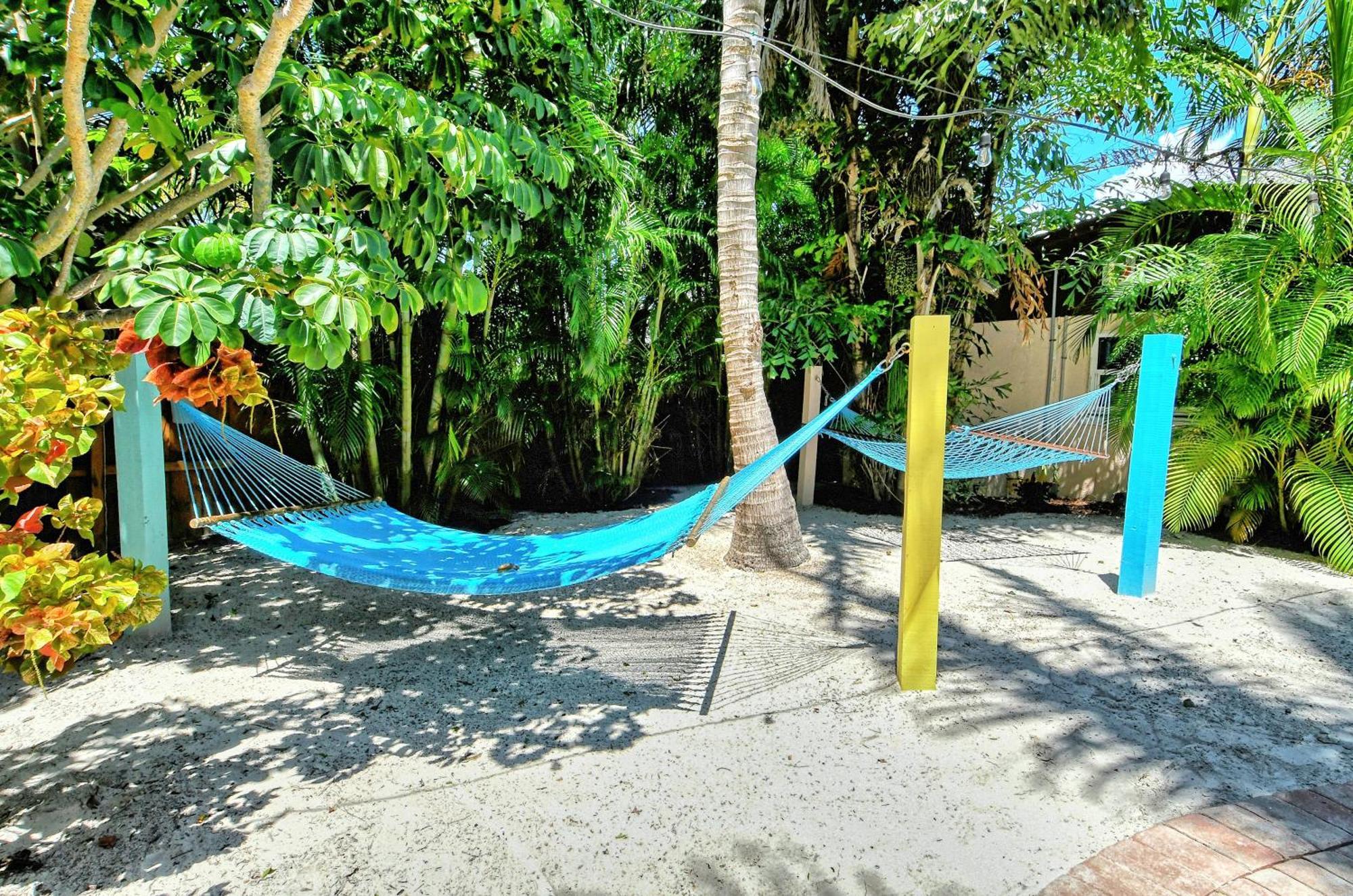 Siesta Key Palms Resort Point O'Rocks Exterior photo