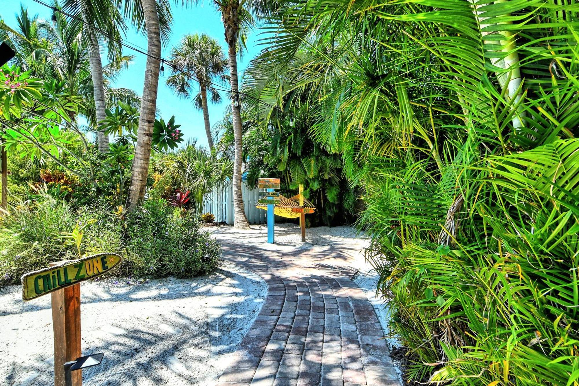 Siesta Key Palms Resort Sarasota Exterior photo