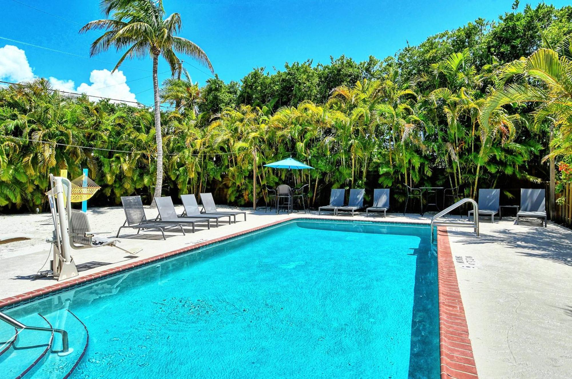 Siesta Key Palms Resort Point O'Rocks Exterior photo