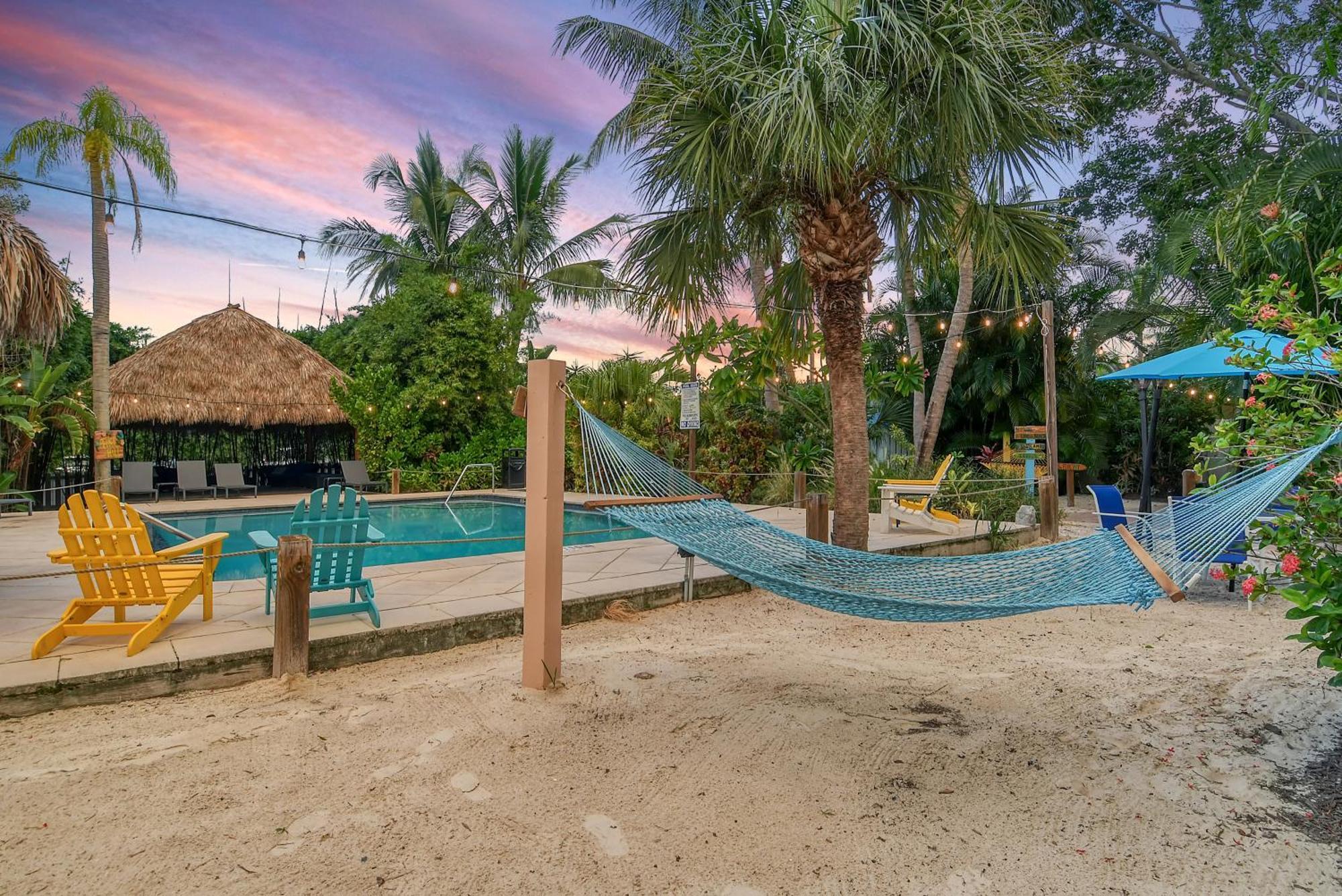 Siesta Key Palms Resort Point O'Rocks Exterior photo