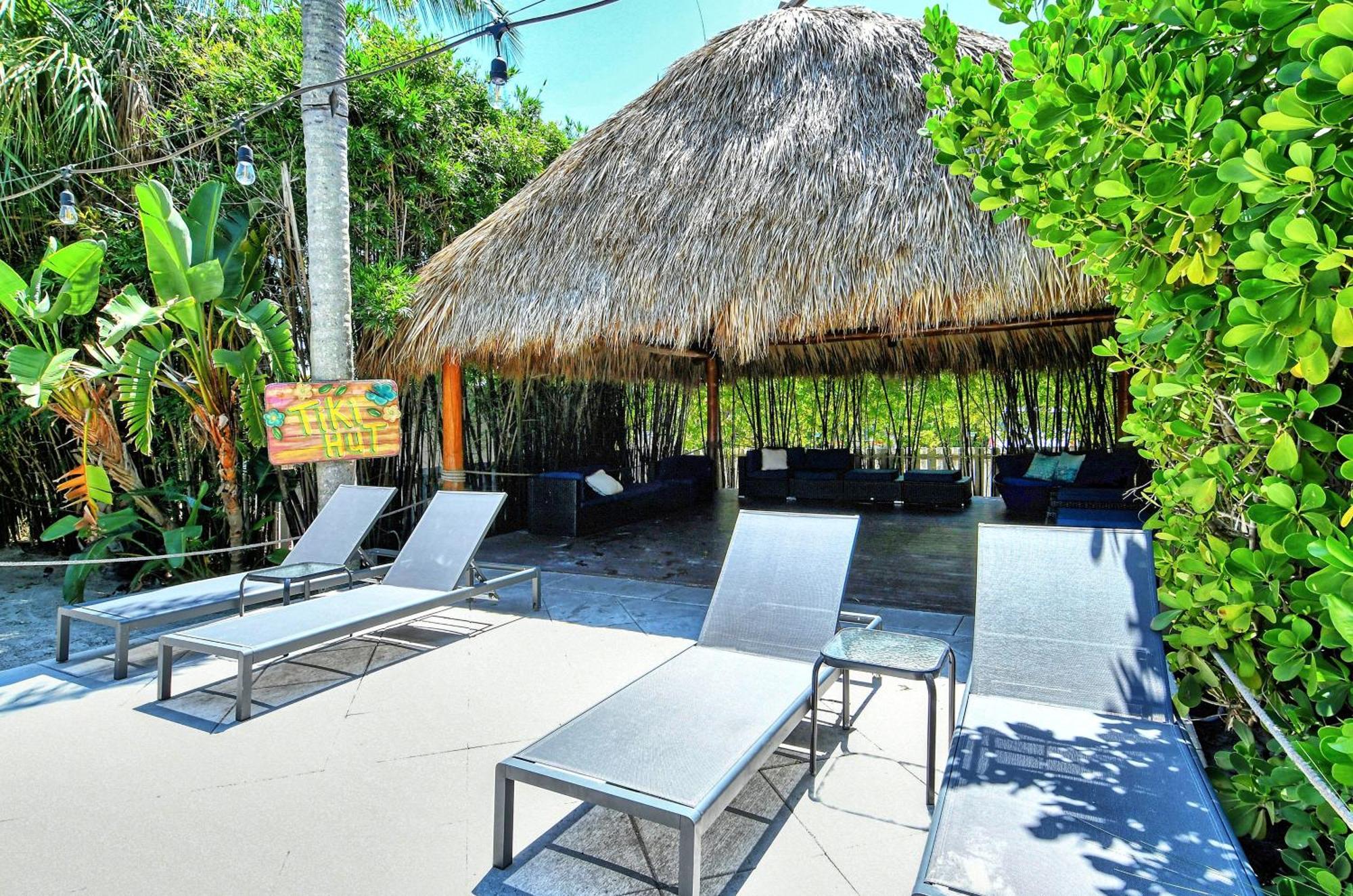 Siesta Key Palms Resort Point O'Rocks Exterior photo