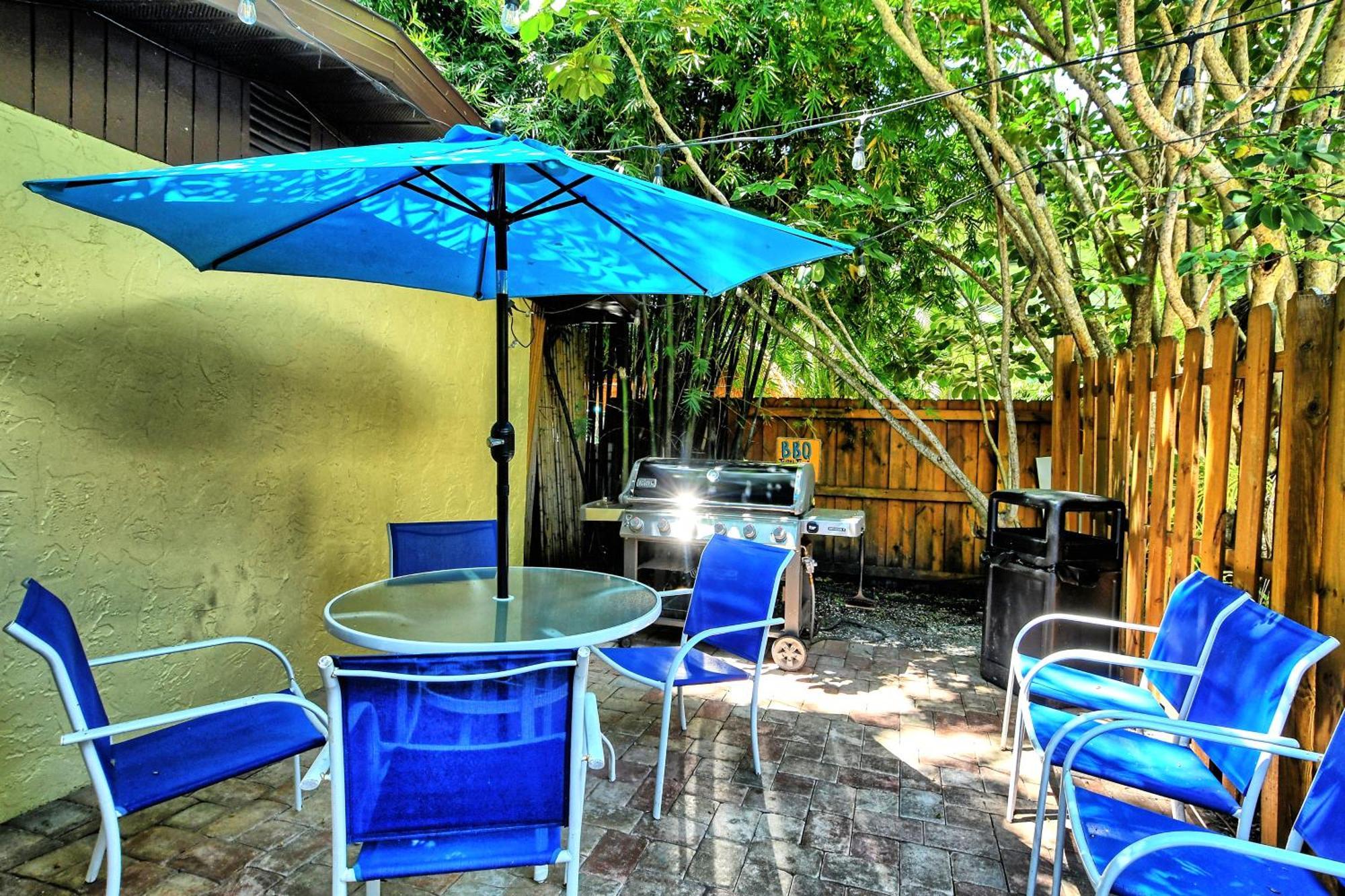 Siesta Key Palms Resort Point O'Rocks Exterior photo
