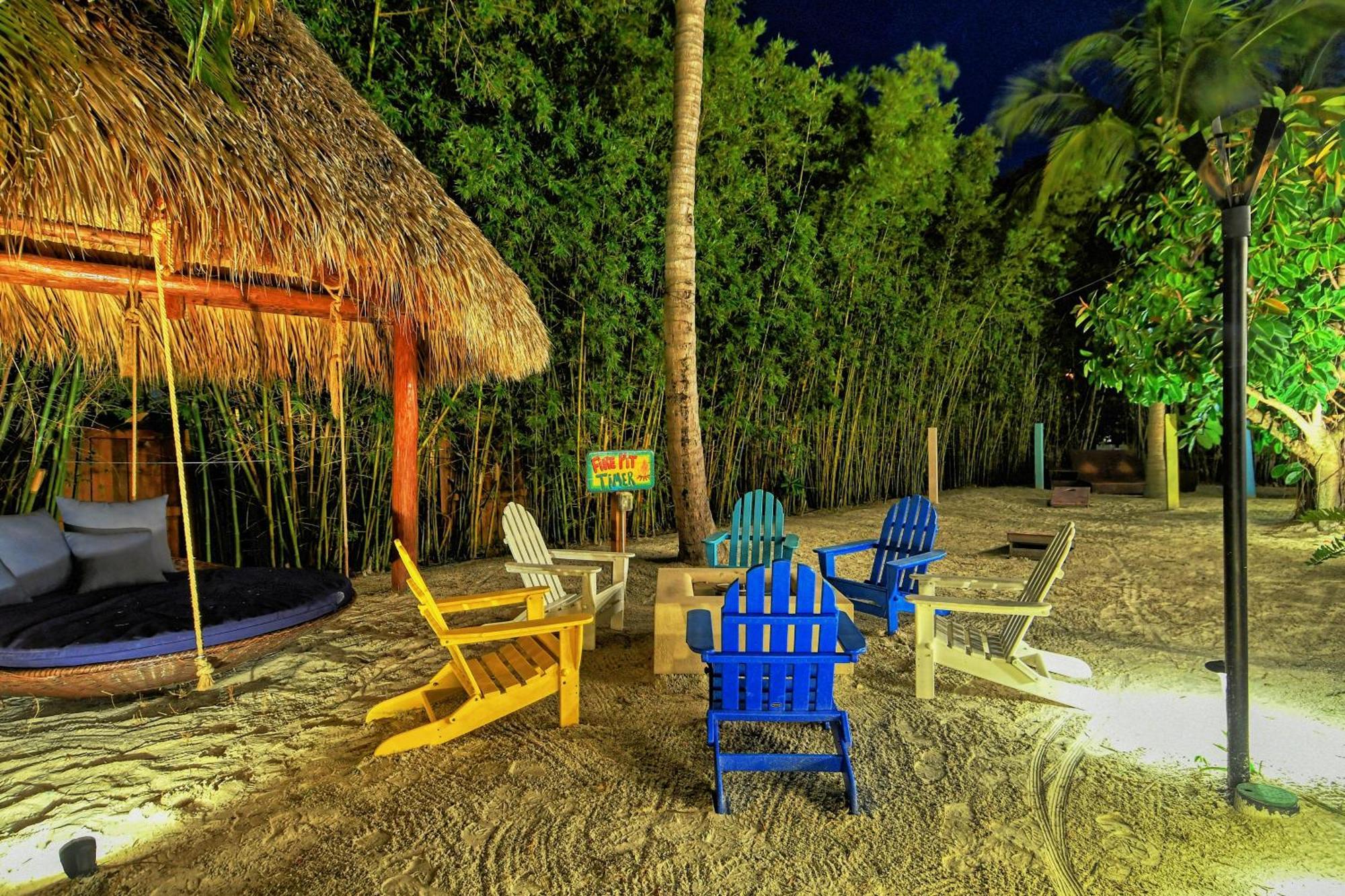 Siesta Key Palms Resort Point O'Rocks Exterior photo