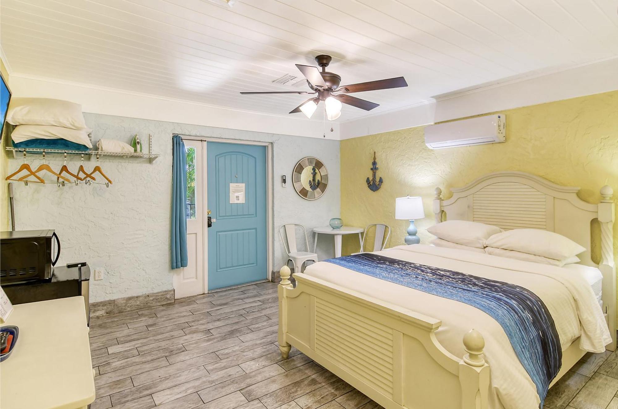 Siesta Key Palms Resort Point O'Rocks Exterior photo