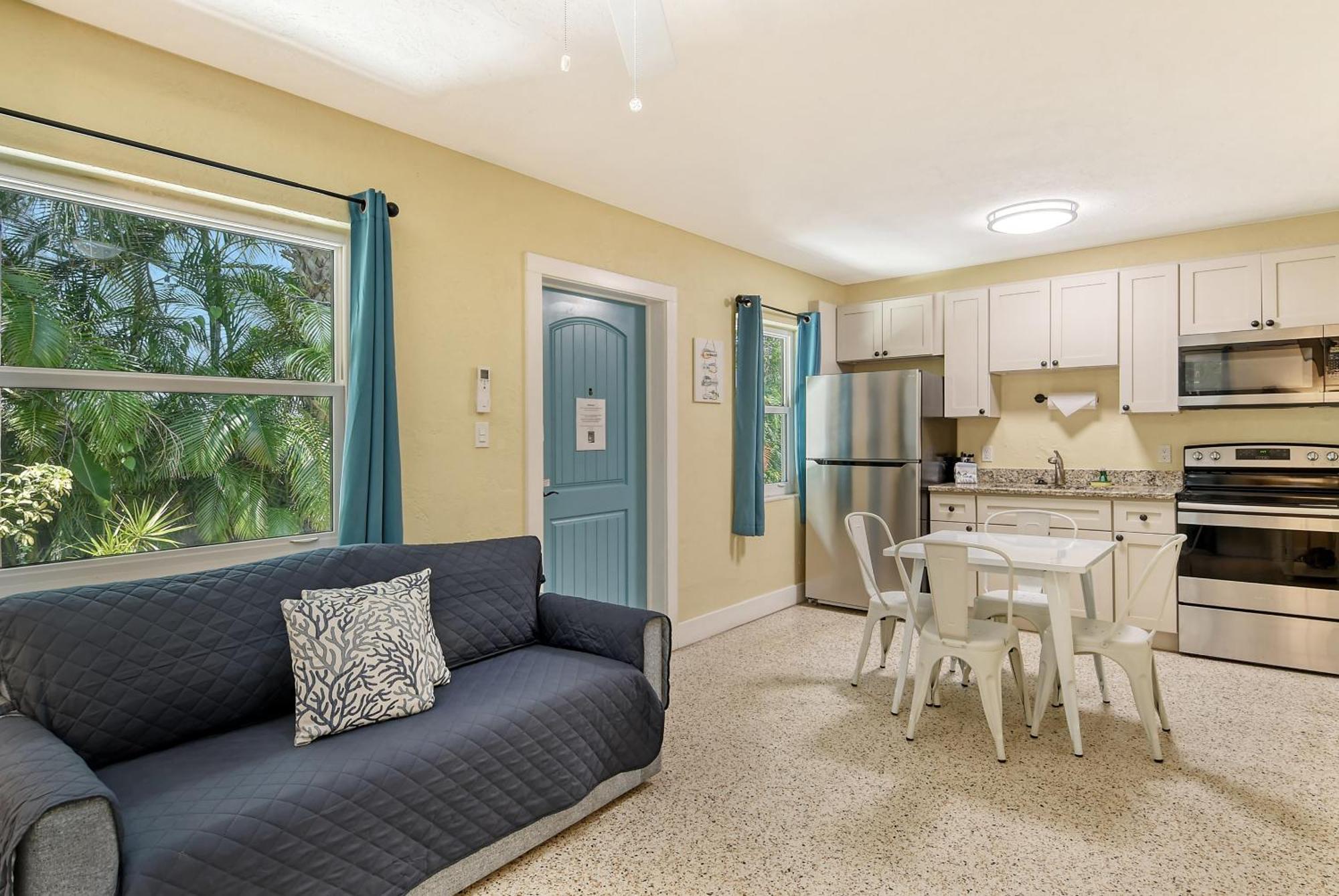 Siesta Key Palms Resort Point O'Rocks Exterior photo